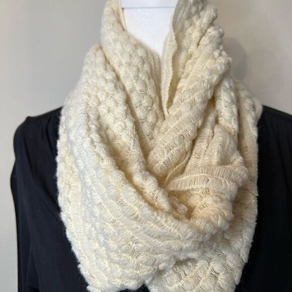 NWOT cute off white versatile infinity scarf - Picture 4 of 8